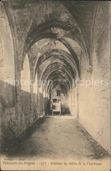 Villeneuve-les-Avignon Interieur du cloitre de la Chartreuse