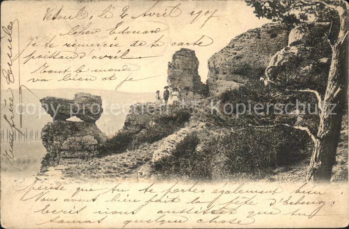 Gare de Vesoul Montagne Felsformationen