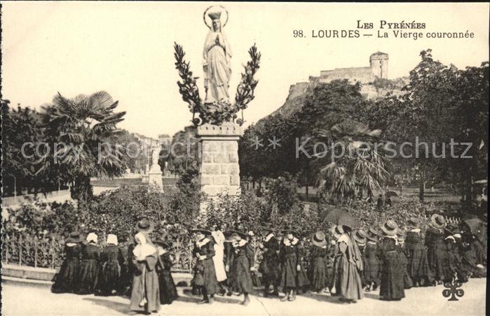 Lourdes Hautes Pyrenees La Vierge couronnee Statue