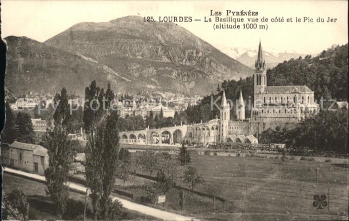 Lourdes Hautes Pyrenees Basilique et Pic du Jer Heilige Bezirk