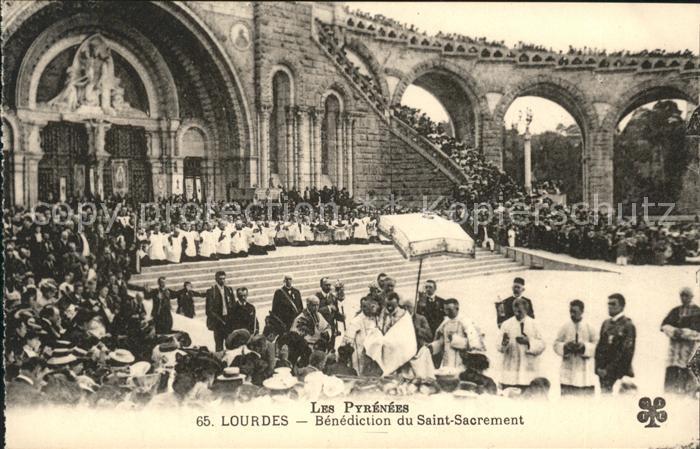 Lourdes Hautes Pyrenees Benediction du Saint Sacrement Basiliqu