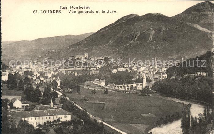 Lourdes Hautes Pyrenees Vue generale et le Gave