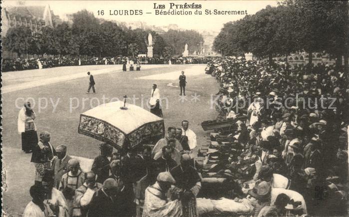 Lourdes Hautes Pyrenees Benediction du Saint Sacrement Esplanad
