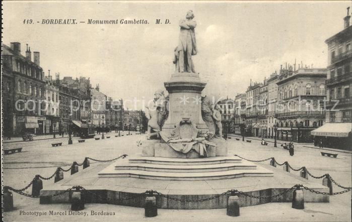 Bordeaux Monument Gambetta Statue