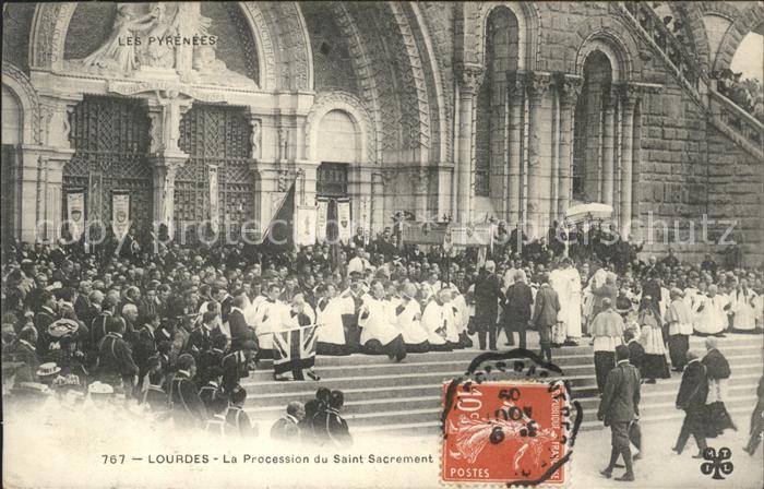 Lourdes Hautes Pyrenees Procession du Saint Sacrement Basilique