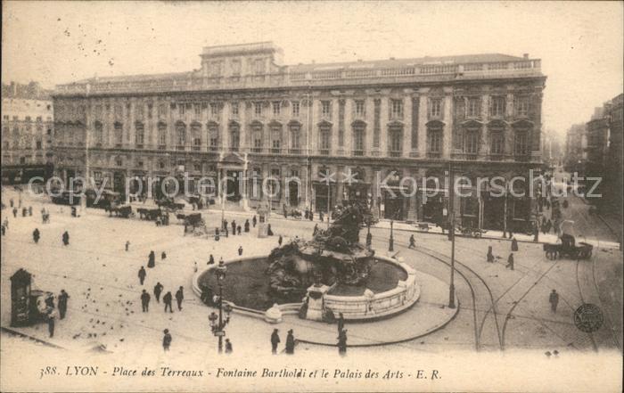 Lyon France Place des Terreaux Fontaine Bartholdi e