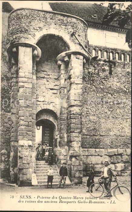 Sens 89 Ruines des anciens Remparts Gallo Romai