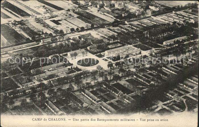 Camp de Chalons Baraquements militaires vue aerienne