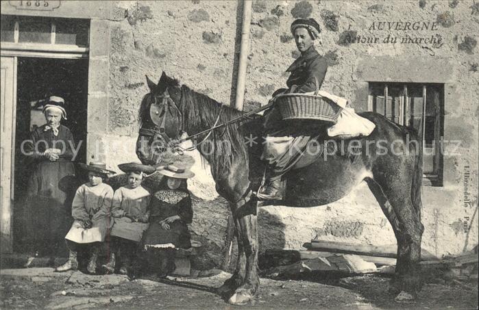 Auvergne Region Retour du marche Cheval