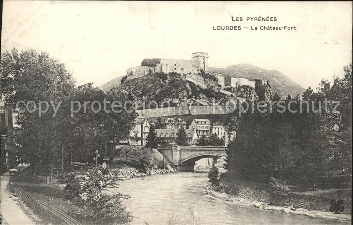 Lourdes Hautes Pyrenees Le Chateau Fort Bord du Gave Pont