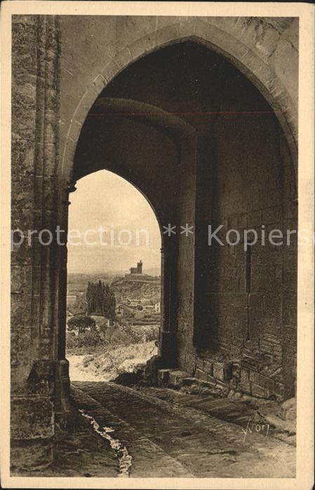 Villeneuve-les-Avignon Porte d_Entree du Chateau Tour de Phili