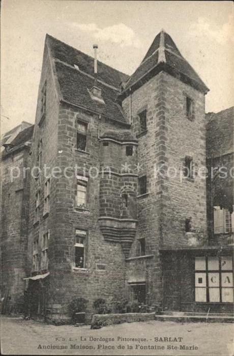 Sarlat-la-Caneda Ancienne Maison Place de la Fontaine Sa
