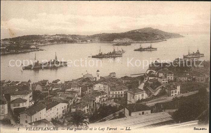 Villefranche-sur-Mer Vue generale et le Cap Ferrat Bateaux