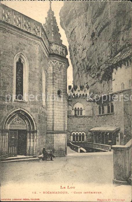 Rocamadour Cour interieure