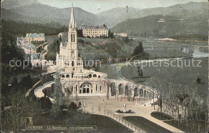 Lourdes Hautes Pyrenees La Basilique vue plongeante