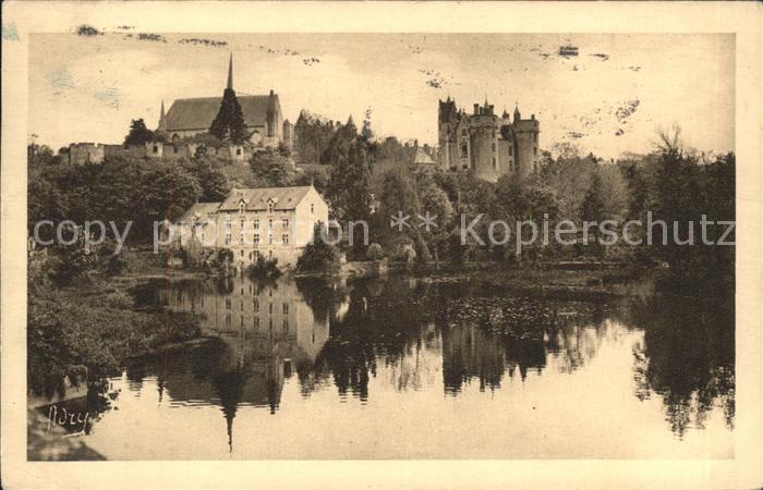 Montreuil-Bellay Chateau Etang Serie Les Chateaux de la