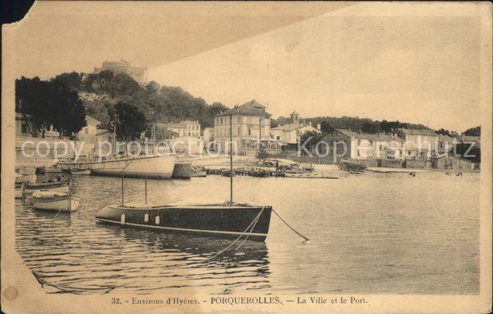 Porquerolles La Ville et le Port Bateau