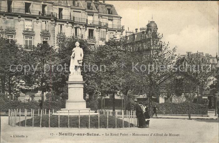 Neuilly-sur-Seine Le Rond Point Monument d_Alfred de Muss