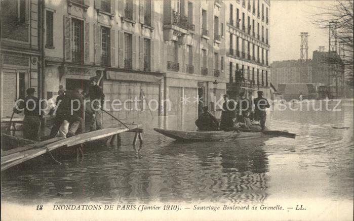 Paris Inondations 1910 Sauvetage Boulevard de