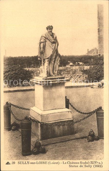 Sully-sur-Loire Chateau feodal Statue de Sully