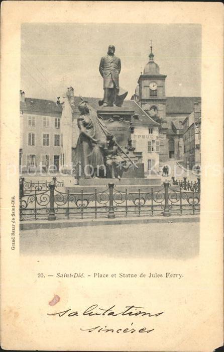 Saint-Die-des-Vosges Place et Statue de Jules Ferry