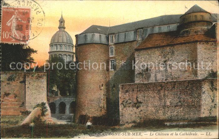 Boulogne Vendee sur Mer Chateau et la Cathedrale