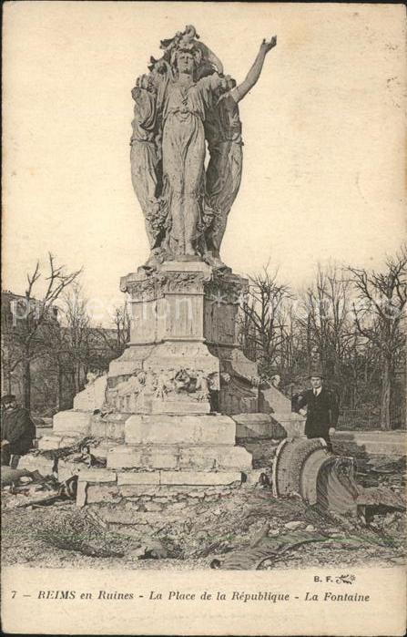 Reims Champagne Ardenne Place de la Republique
