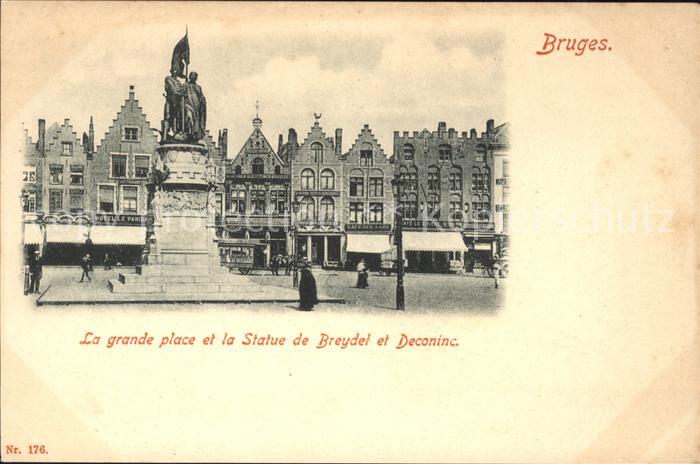 Bruges BRUGGE Belgie Grand Place et Statue de Breydel et Deconinc