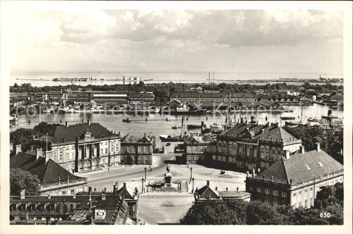 Kobenhavn Udsigt over Amalienborg Slotsplads og havnen