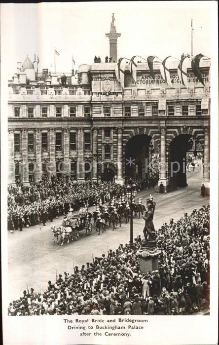 London Royal Bride and Bridegroom Koenigliche Hochzeitskutsche