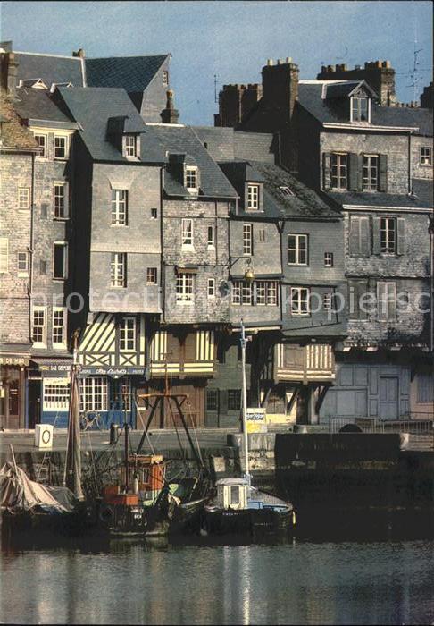 Honfleur Les hautes maisons du Quai Sainte Catherine Bateau