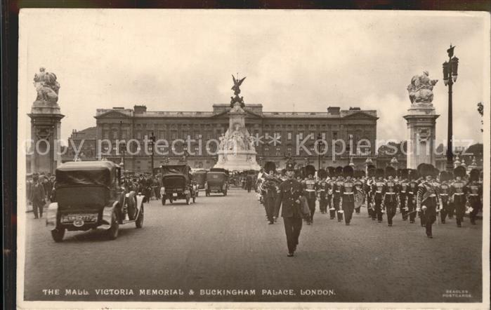 London Mall Victoria Memorial and Buckingham Palace