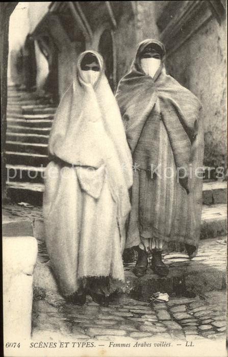 Alger Algerien Femmes Arabes voilees Scenes et Types