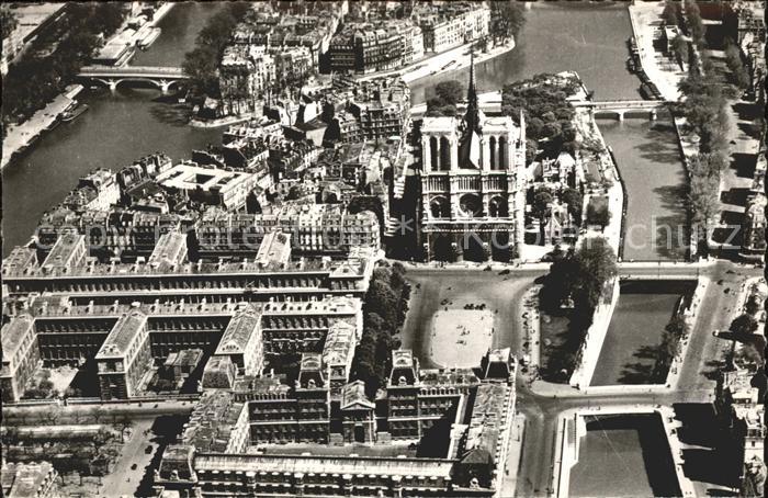 Paris Cite et Eglise Notre Dame vue aerienne