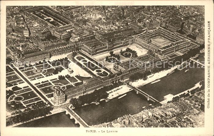 Paris Le Louvre vue aerienne