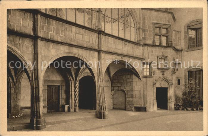 Riom Puy-de-Dome Cour interieure de l_Hotel de Ville