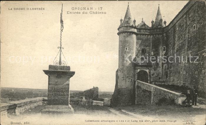 Grignan Entree du Chateau