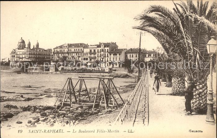 Saint-Raphael Var Boulevard Felix Martin Palmier