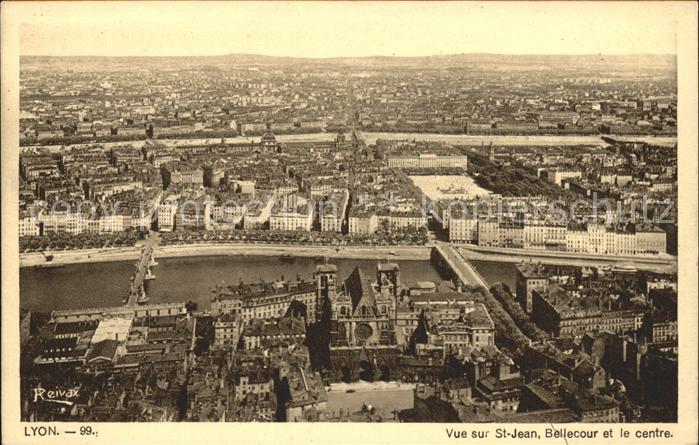 Lyon France Vue sur St Jean Bellecour et le centre