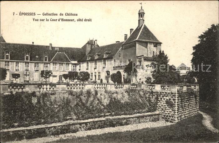 Epoisses Chateau Cour d_Honneur