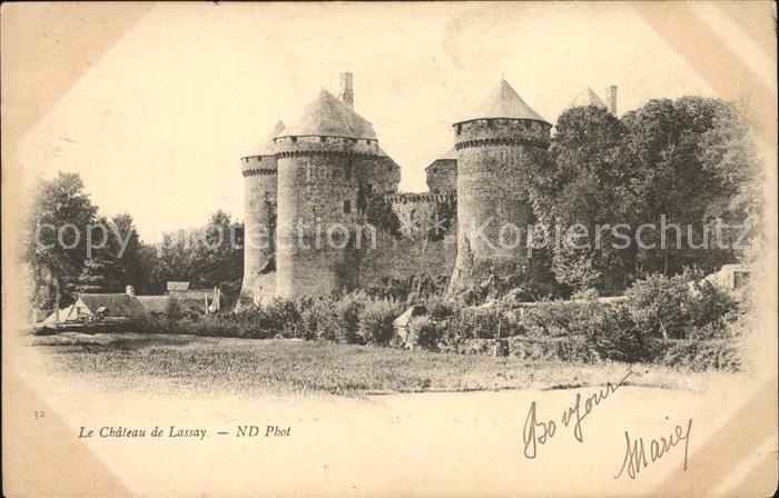 Lassay-les-Chateaux Chateau