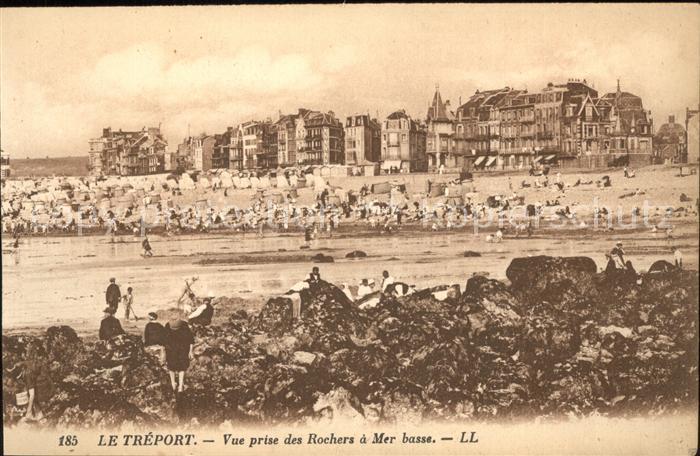 Le Treport Vue prise des Rochers a Mer basse Plage