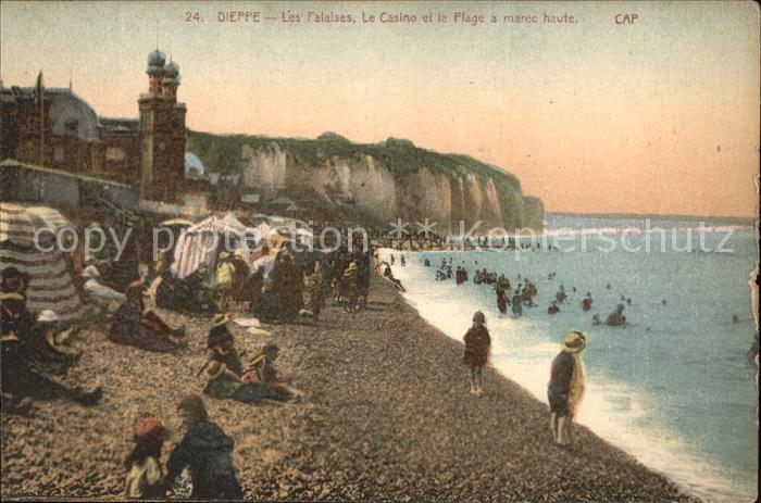 Dieppe 76 Falaises Casino Plage a maree haute