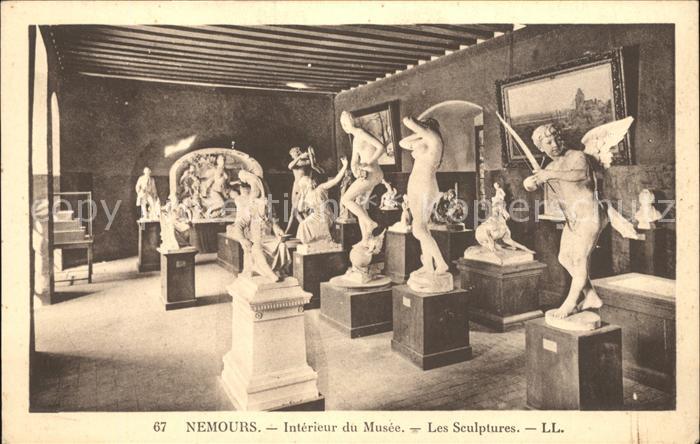 Nemours Seine-et-Marne Interieur du Musee Sculptures