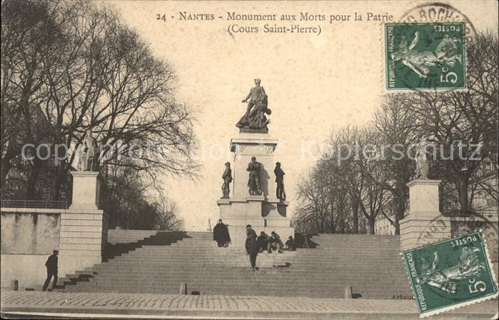 Nantes Loire Atlantique Monument aux Morts pour la Patrie Cours