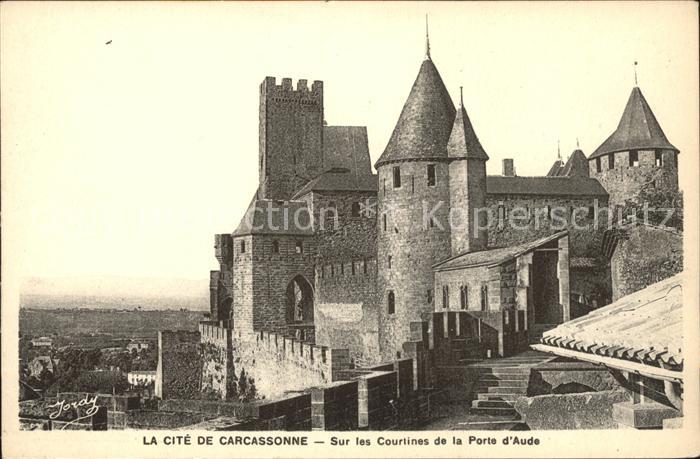 Carcassonne Cite Courtines de la Porte d_Aude Festu