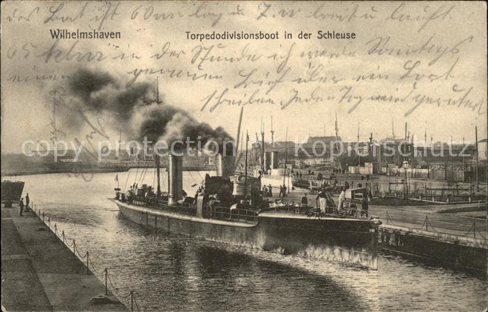 Wilhelmshaven CITY Torpedodivisionsboot in der Schleuse