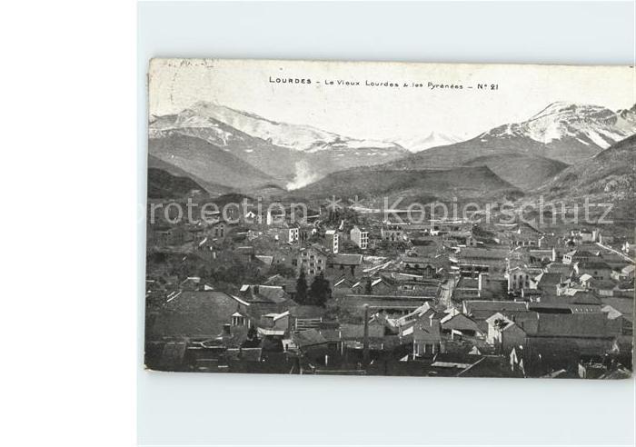 Lourdes Hautes Pyrenees Panorama le vieux Lourdes et les Pyrene