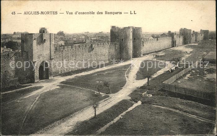 Aigues-Mortes Gard Les Remparts