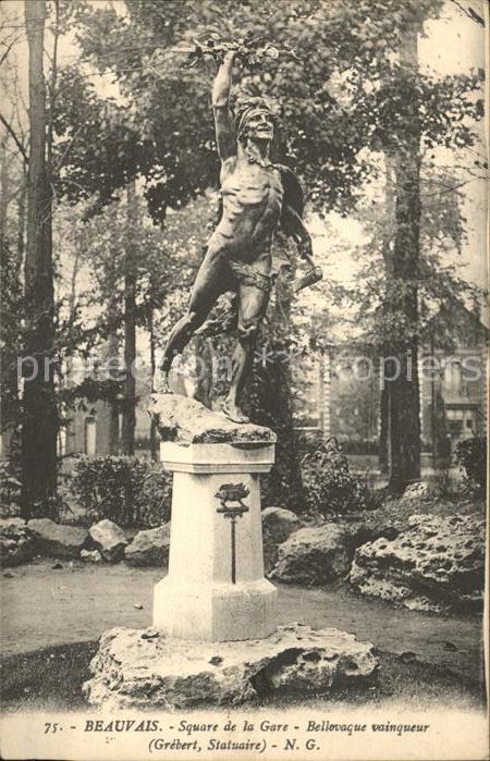 Beauvais 60 Square de la Gare Monument Bellovaque vaingueur Statue Grebert